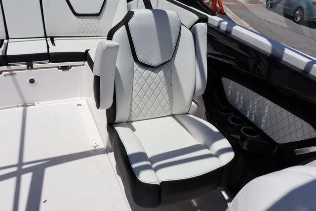 Slide: The Image of Yamaha 252SE-MIST GRAY-GALVANIZE 2025 - 16