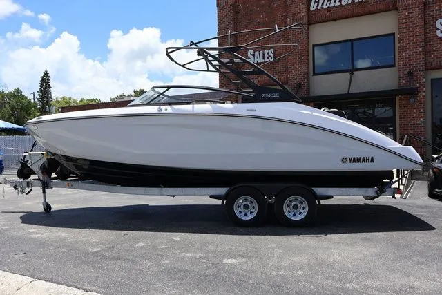 Slide: The Image of Yamaha 252SE-MIST GRAY-GALVANIZE 2025 - 3