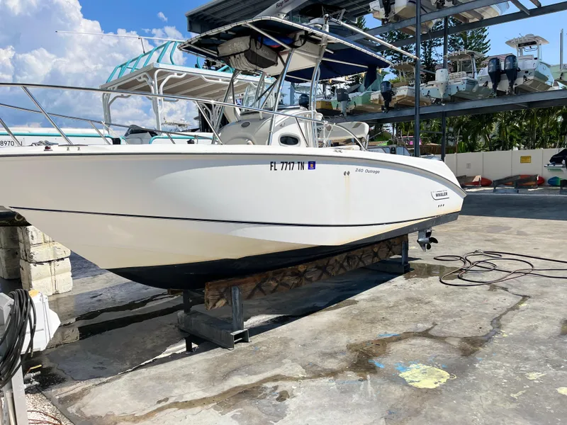 Slide: The Image of Boston Whaler 240 Outrage 2004 - 50