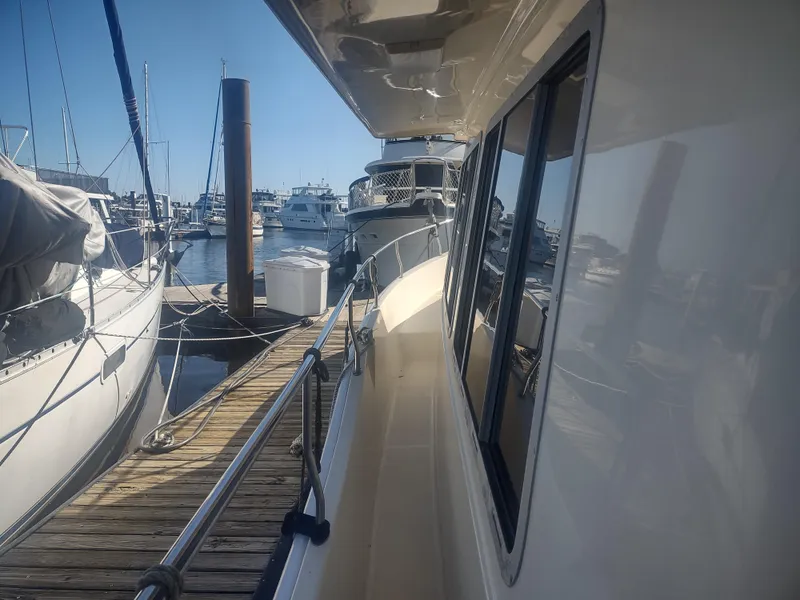 Slide: The Image of Mainship 400 Trawler 2004 - 75