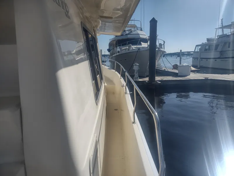 Slide: The Image of Mainship 400 Trawler 2004 - 76