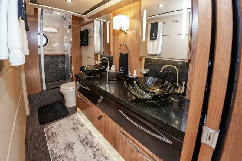 Slide: The Image of Sea Ray L650 Fly 2015 - 50