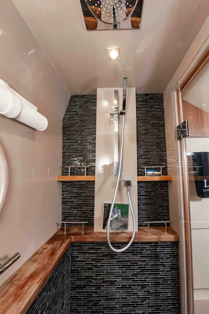 Slide: The Image of Sea Ray L650 Fly 2015 - 53