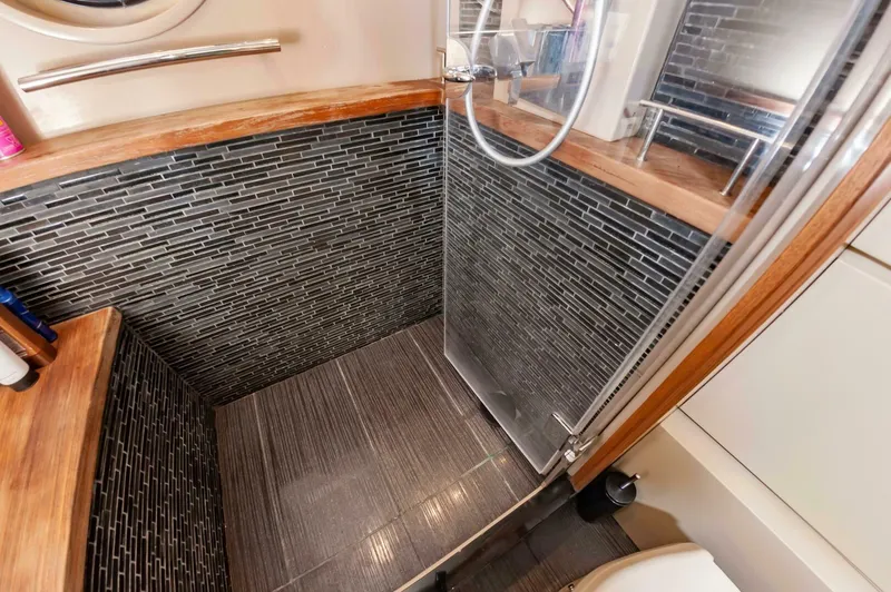 Slide: The Image of Sea Ray L650 Fly 2015 - 55