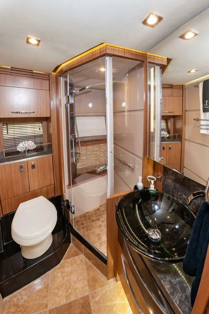 Slide: The Image of Sea Ray L650 Fly 2015 - 61