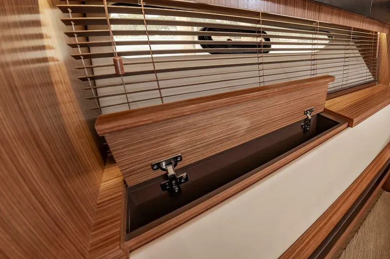 Slide: The Image of Sea Ray L650 Fly 2015 - 66