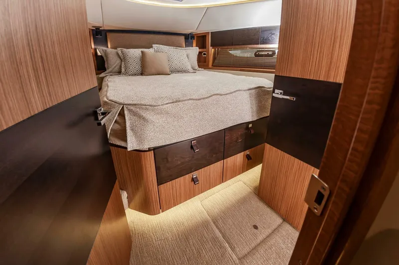 Slide: The Image of Sea Ray L650 Fly 2015 - 67