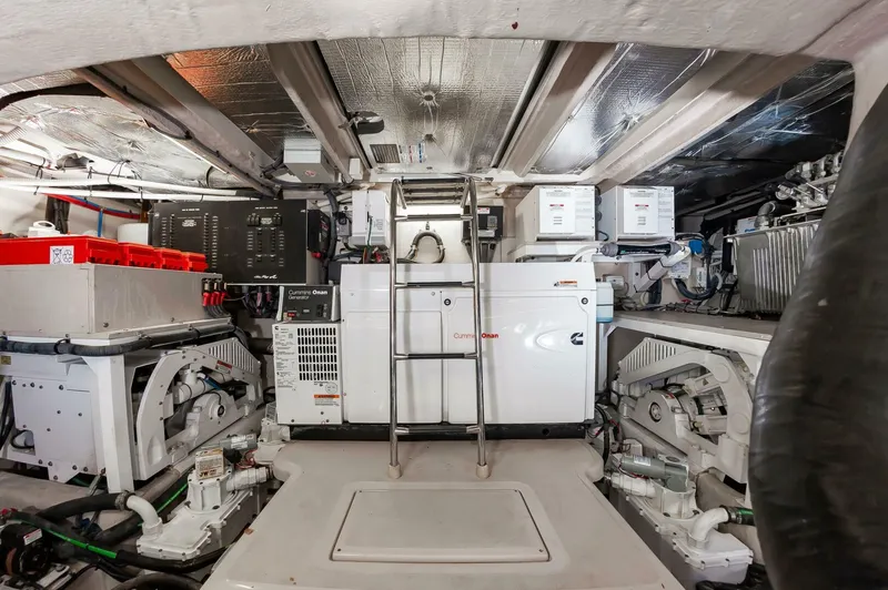 Slide: The Image of Sea Ray L650 Fly 2015 - 76