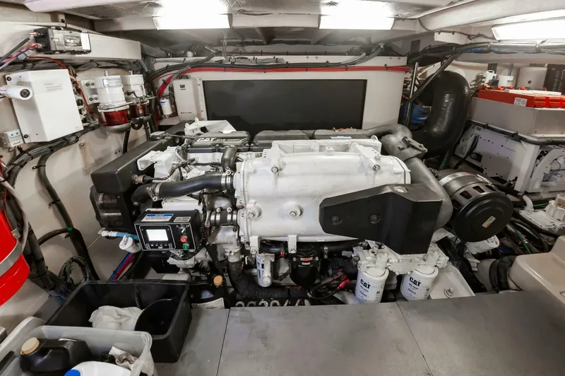 Slide: The Image of Sea Ray L650 Fly 2015 - 80