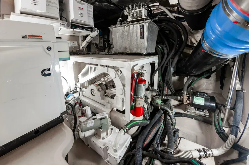 Slide: The Image of Sea Ray L650 Fly 2015 - 83