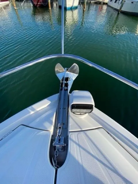 Slide: The Image of 2009 Meridian 391 Sedan yacht bow with anchor in marina. - 4