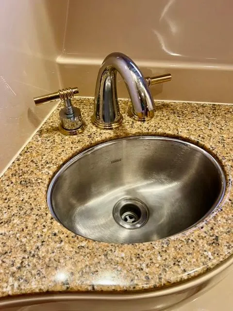 Slide: The Image of Stainless steel sink with granite countertop in 2009 Meridian 391 Sedan. - 47