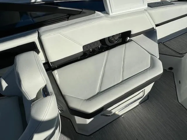 Slide: The Image of Cobalt R6 2025 - 17