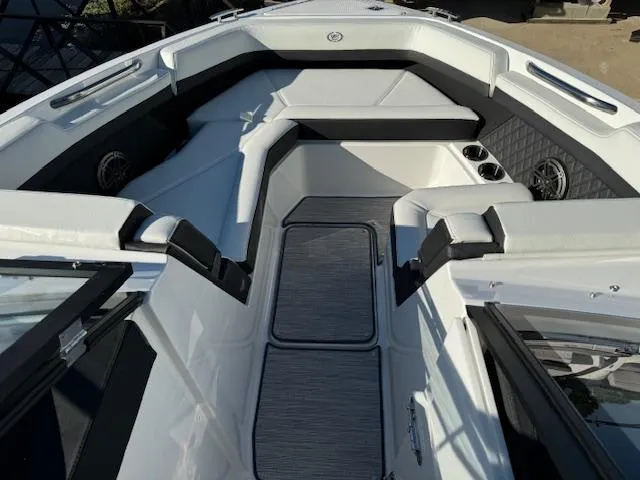 Slide: The Image of Cobalt R6 2025 - 9