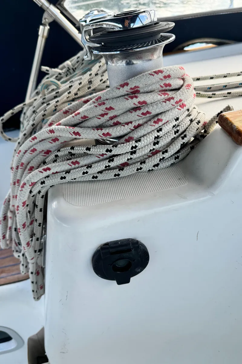 Slide: The Image of Close-up of winch and ropes on 2001 Jeanneau Sun Odyssey 40 sailboat. - 20