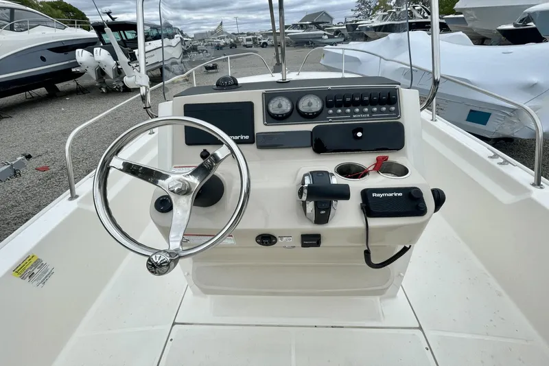 Slide: The Image of Boston Whaler 210 Montauk 2022 - 11