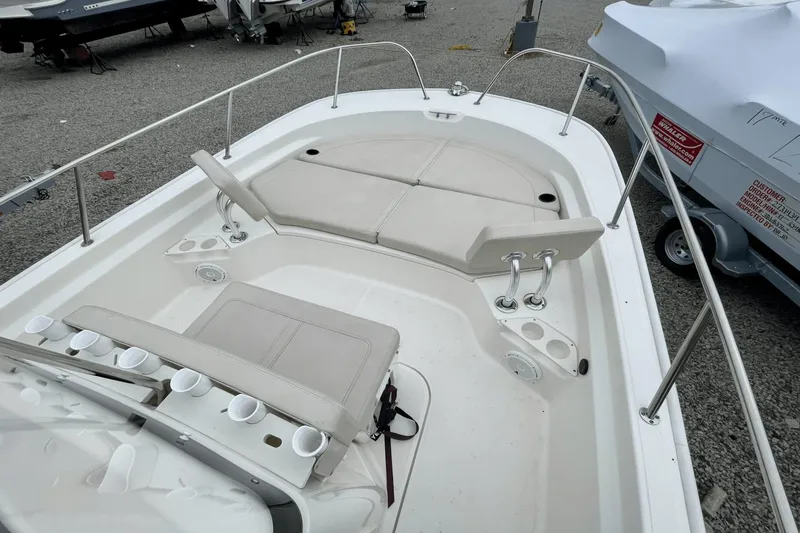 Slide: The Image of Boston Whaler 210 Montauk 2022 - 12