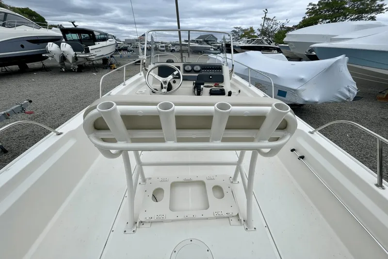 Slide: The Image of Boston Whaler 210 Montauk 2022 - 7