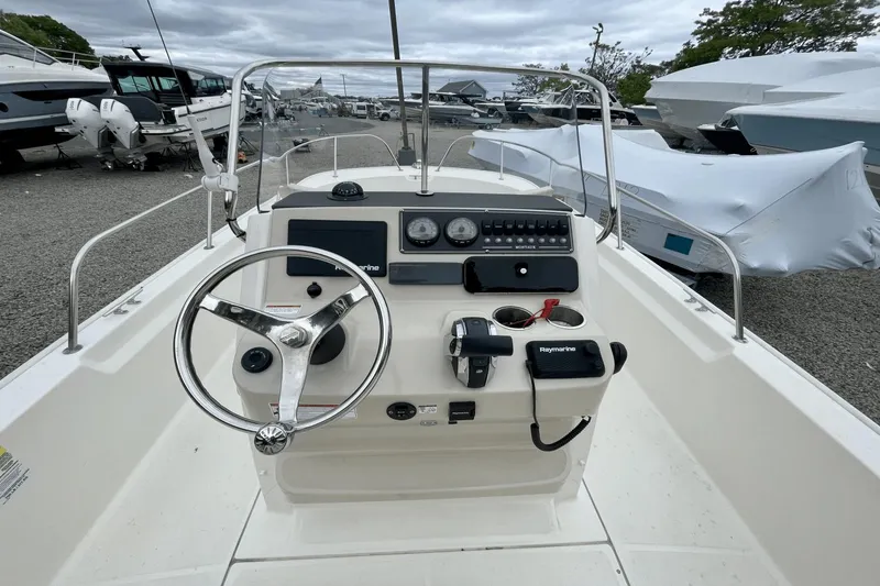 Slide: The Image of Boston Whaler 210 Montauk 2022 - 8