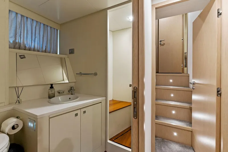 Slide: The Image of Custom Navetta 33 2024 - 104