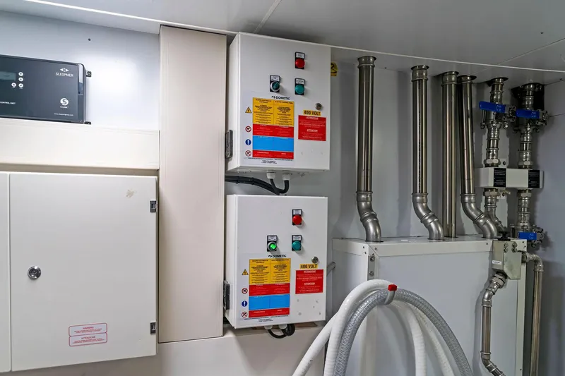 Slide: The Image of Custom Navetta 33 2024 - 115