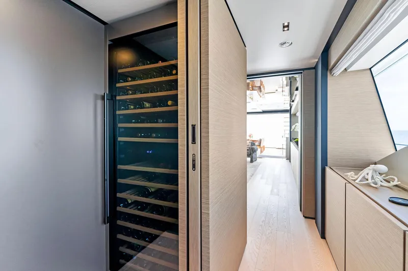 Slide: The Image of Custom Navetta 33 2024 - 51