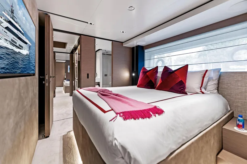 Slide: The Image of Custom Navetta 33 2024 - 82