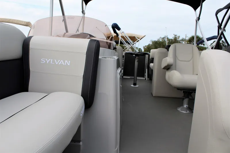 Slide: The Image of Outboard motor on 2025 Sylvan Mirage 822 LZ pontoon boat, viewed from above. - 7