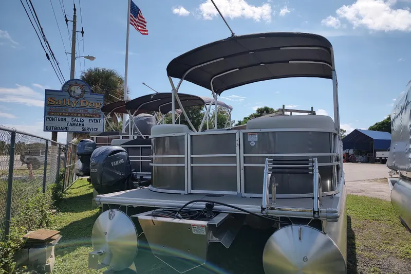 Slide: The Image of Sylvan Mirage 822 LZ - 2