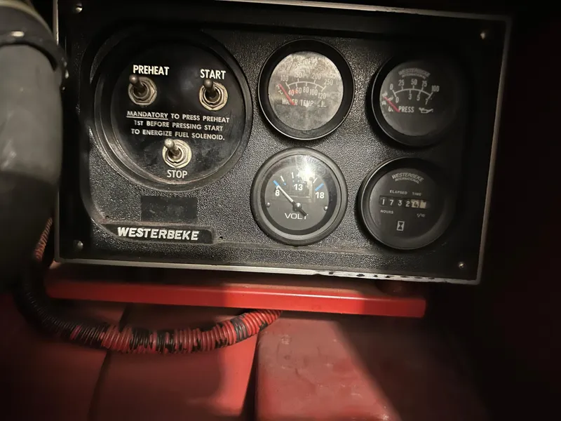 Slide: The Image of Wilbur Hunt Yachts 1986 - 51