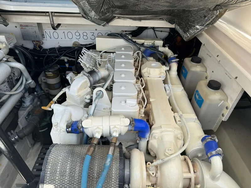 Slide: The Image of Tiara 3100 Open 2000 - 57