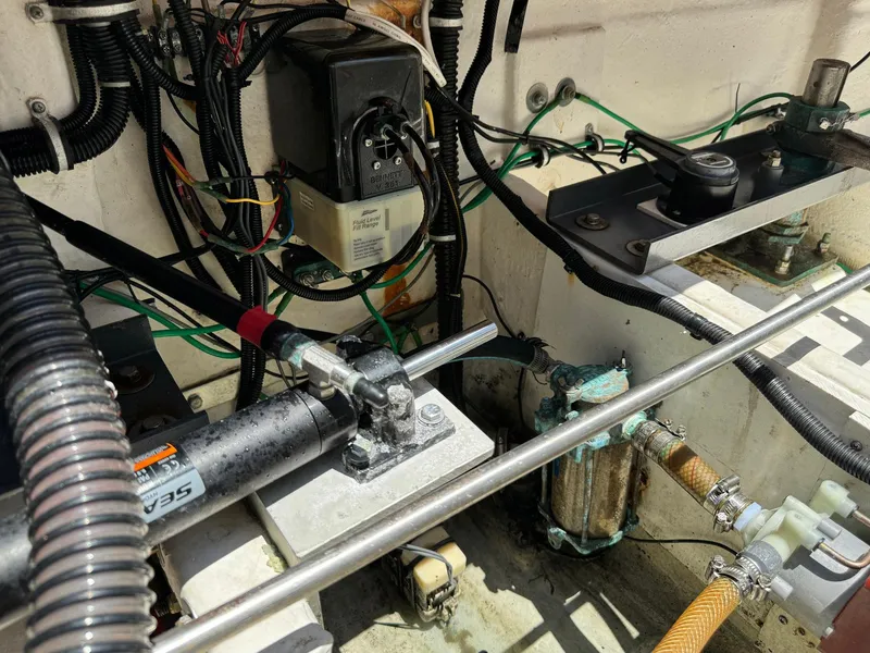 Slide: The Image of Tiara 3100 Open 2000 - 58