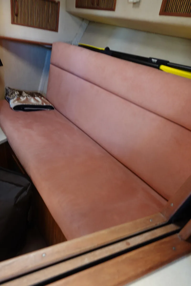 Slide: The Image of Sea Ray 390 Express Cruiser 1985 - 18