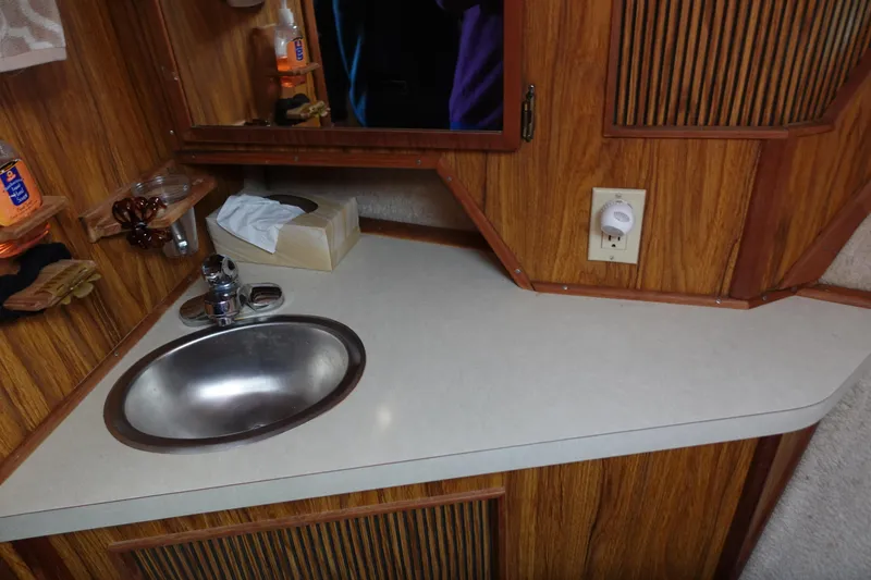 Slide: The Image of Sea Ray 390 Express Cruiser 1985 - 23