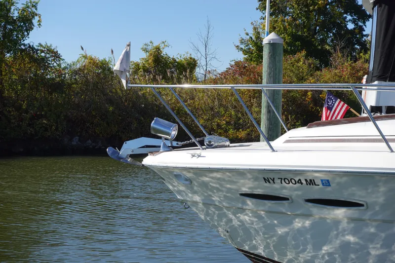 Slide: The Image of Sea Ray 390 Express Cruiser 1985 - 4