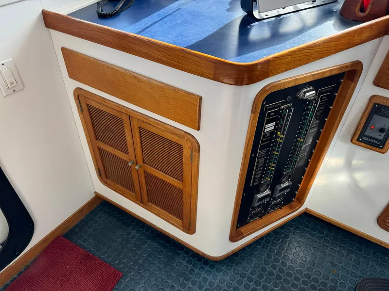 Slide: The Image of Pilothouse Port - 31