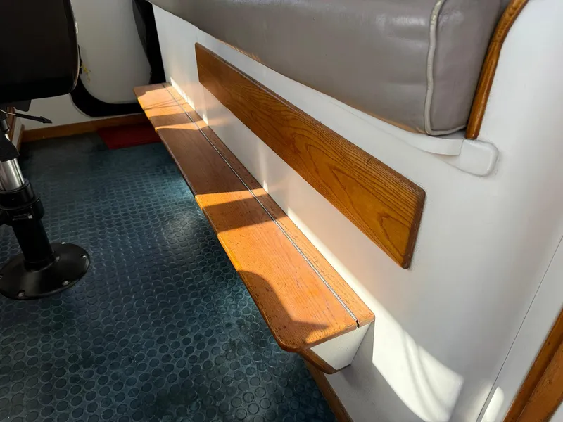 Slide: The Image of Pilothouse Foot rest - 32