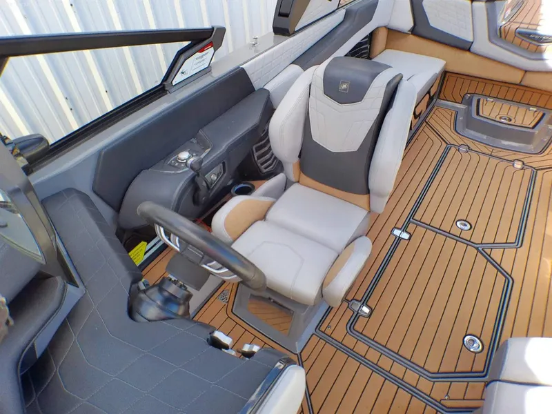 Slide: The Image of Nautique G23 2021 - 10