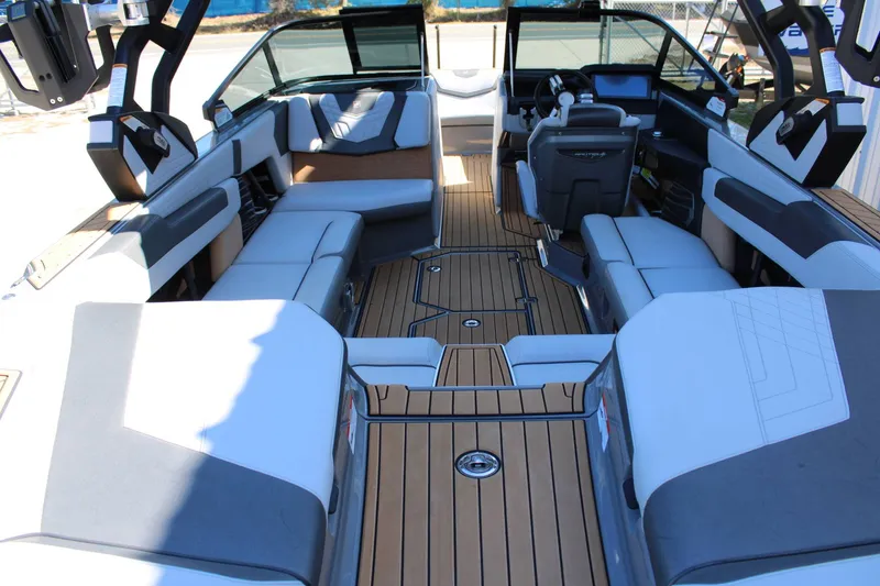 Slide: The Image of Nautique G23 2021 - 15