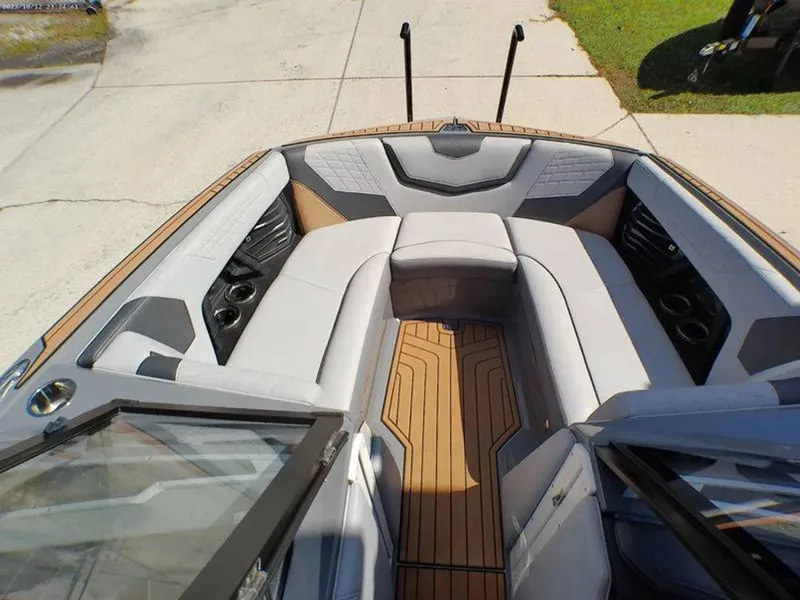 Slide: The Image of Nautique G23 2021 - 5