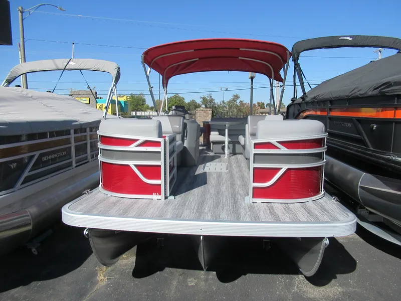 Slide: The Image of Bennington 23 SS 2025 - 1