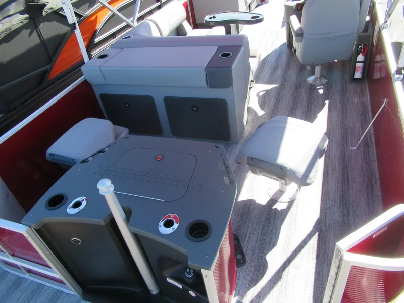 Slide: The Image of Bennington 23 SS 2025 - 4