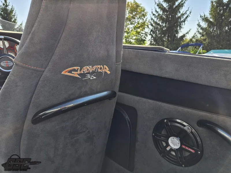 Slide: The Image of Cigarette 36 Gladiator 2003 - 56