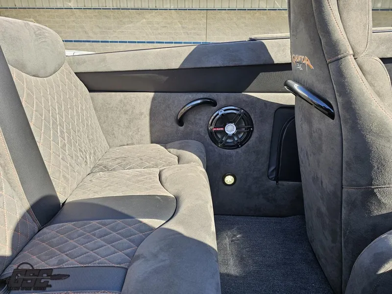 Slide: The Image of Cigarette 36 Gladiator 2003 - 58