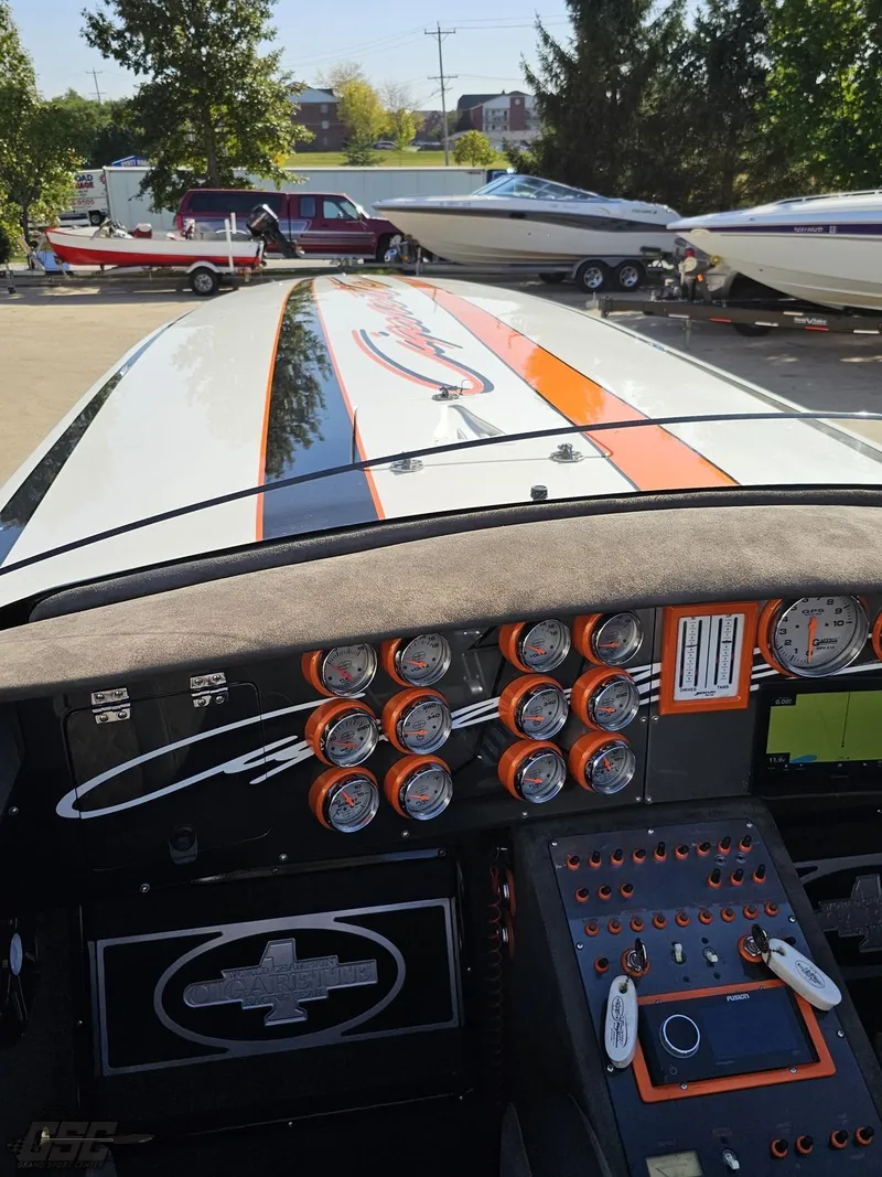 Slide: The Image of Cigarette 36 Gladiator 2003 - 60