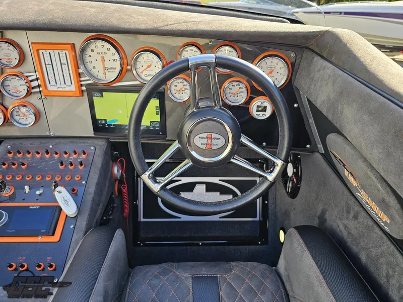 Slide: The Image of Cigarette 36 Gladiator 2003 - 69