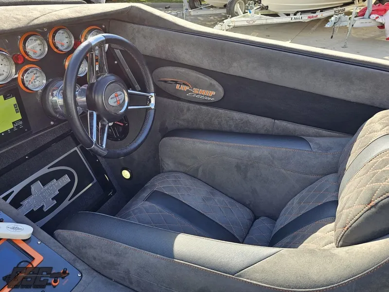 Slide: The Image of Cigarette 36 Gladiator 2003 - 70