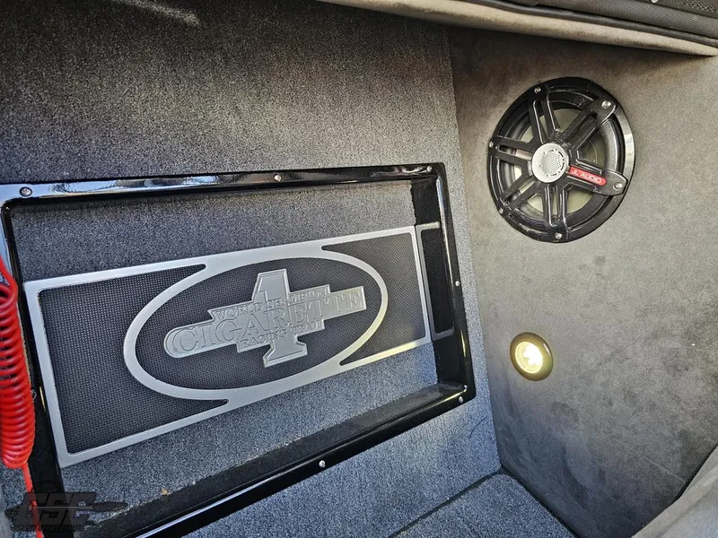 Slide: The Image of Cigarette 36 Gladiator 2003 - 72