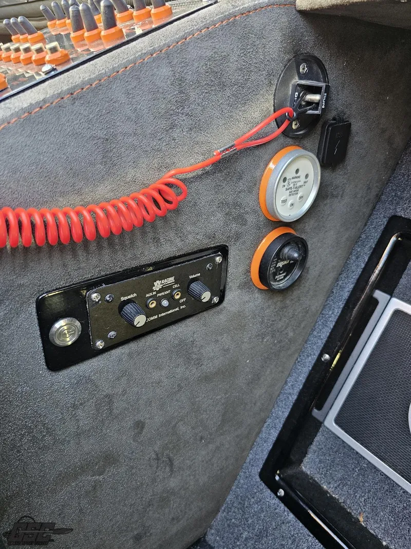 Slide: The Image of Cigarette 36 Gladiator 2003 - 73