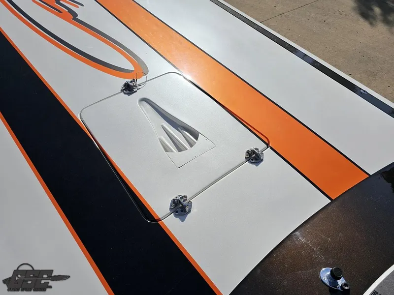 Slide: The Image of Cigarette 36 Gladiator 2003 - 75